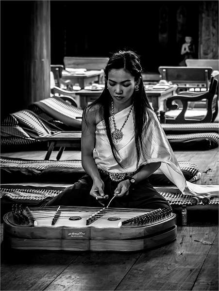 Soft gentle music_Russell Hynard.jpg - Annual exhibition, B